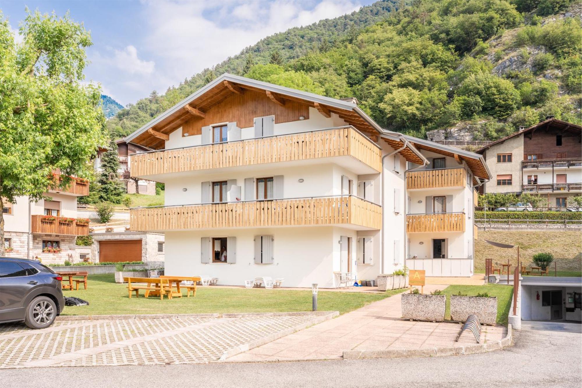 Residence Alessio Bezzecca Eksteriør bilde